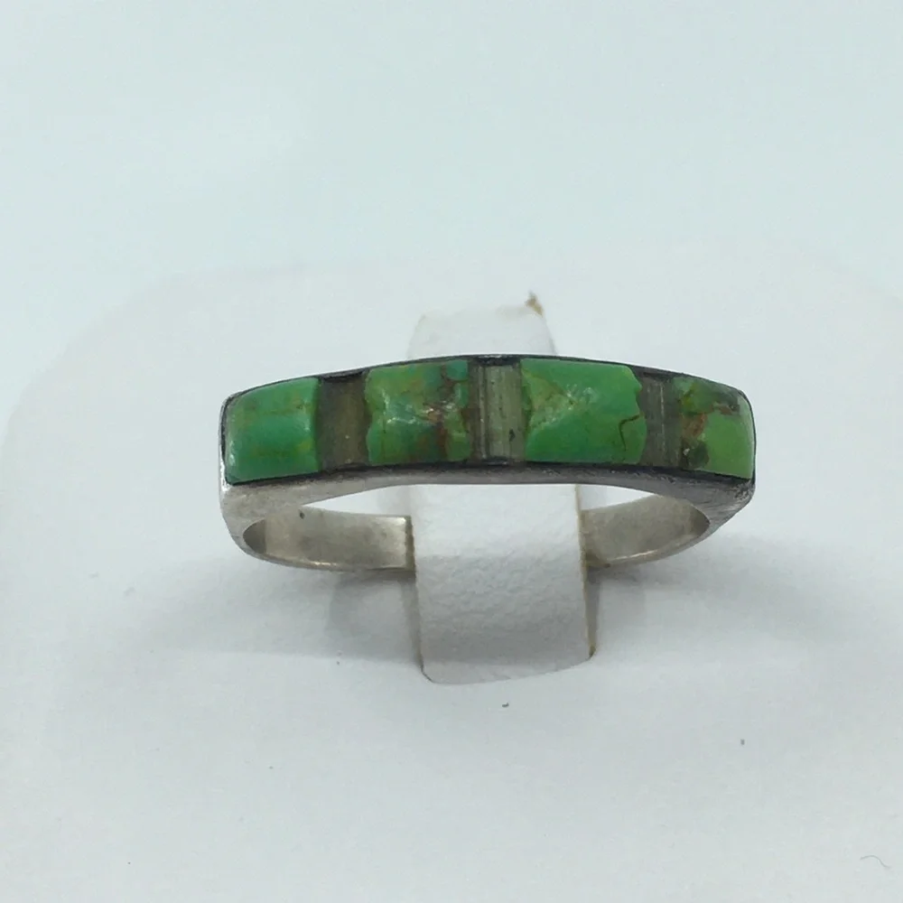 Vintage Native American Navajo-style Ring Green Gaspeite or Turquoise Stone Inly